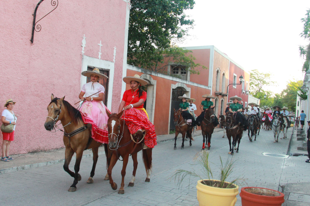Festejan en Valladolid Yucatán el Día del Charro