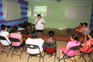 Imparten talleres integrales en centro comunitario.