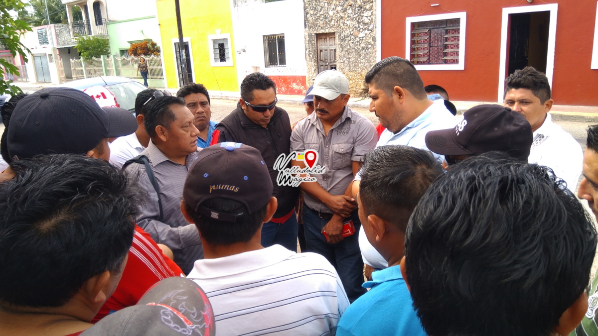 Extrabajadores del Sindicato Félix Rosado Iturralde, exigen sus derechos.