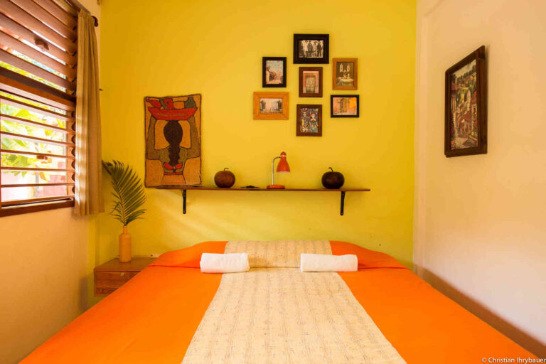 Privado doble ba o compartido. Double Private Shared Bathroom 768x512