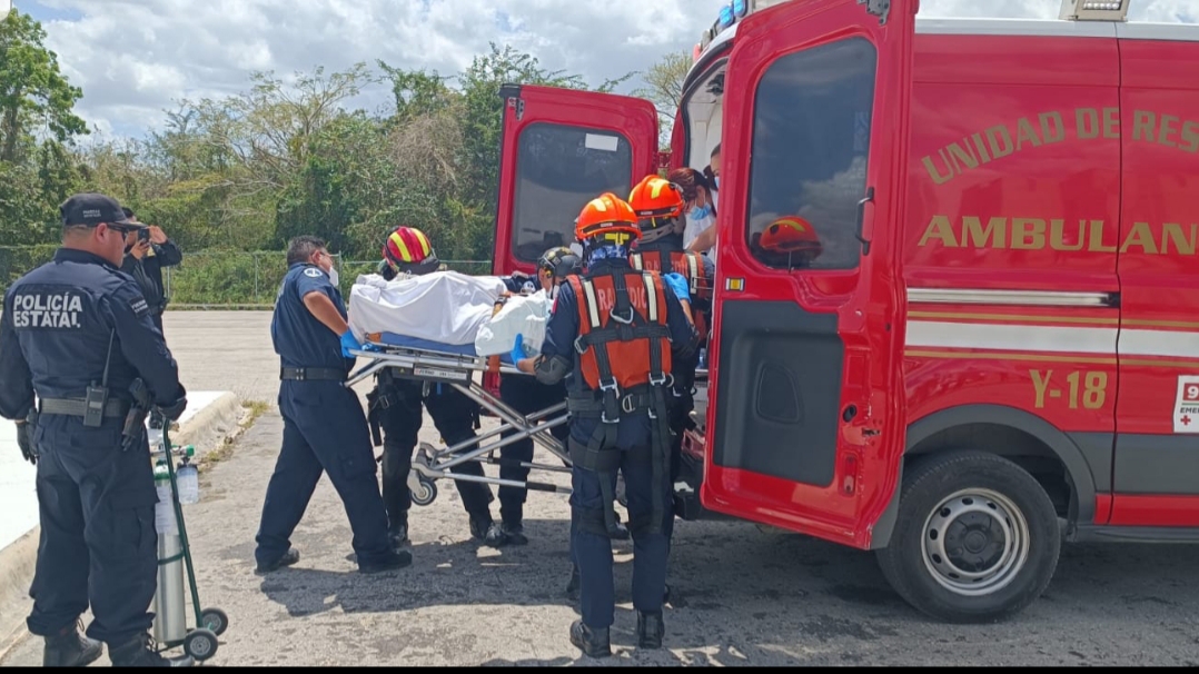 Trasladan de emergencia a joven de 20 años via helicóptero a la cd de Mérida