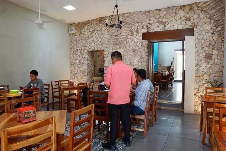 salon intermedio el sazon de valladolid yucatan 768x512