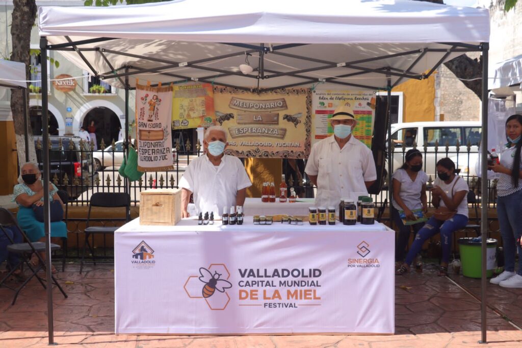 Demostración de productos en el festival "Valladolid, Capital Mundial de la miel"