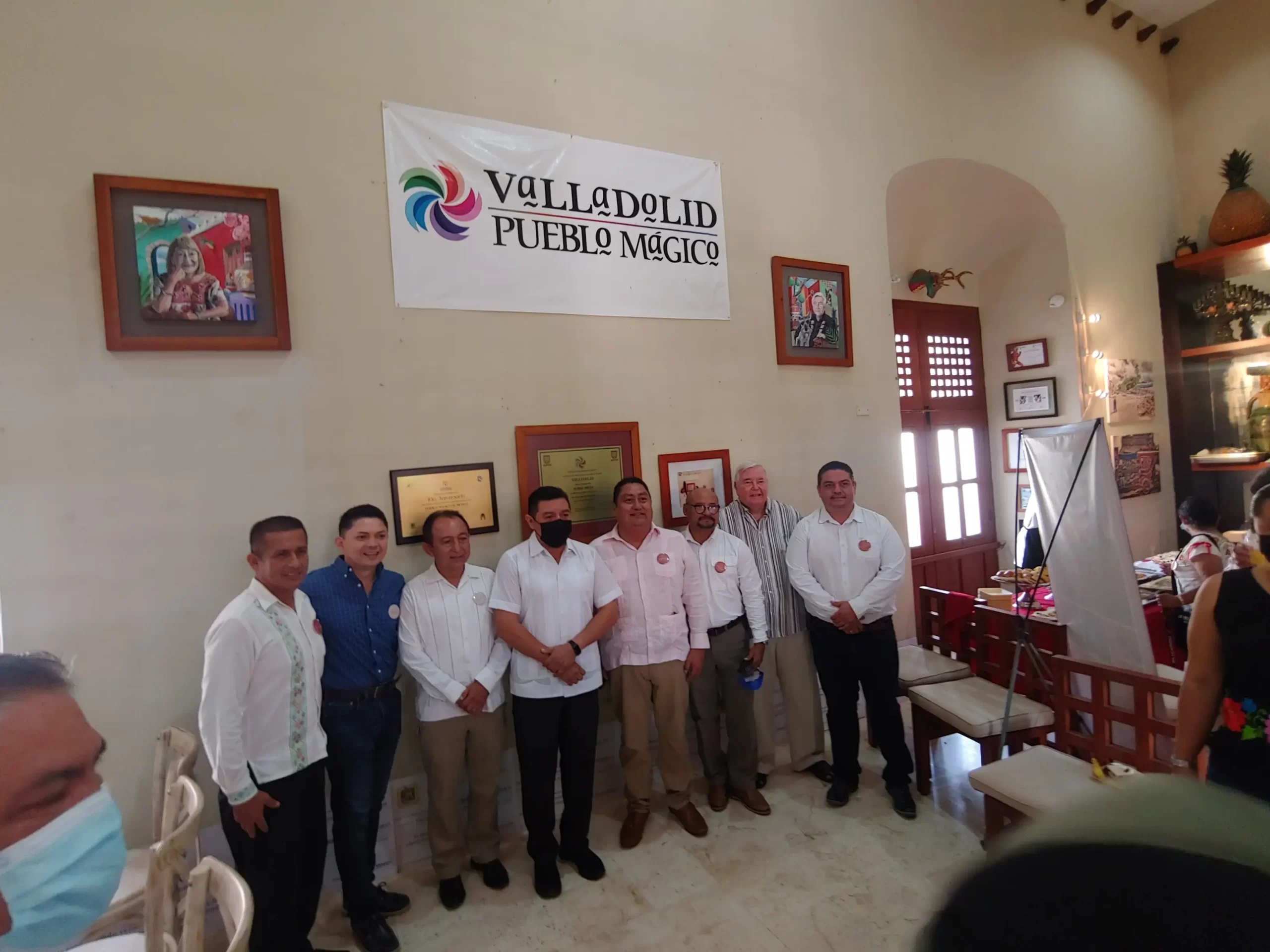 Develan placa por los 10 años de nombramiento de Valladolid Yucatán Pueblo Mágico como pueblo mágico.