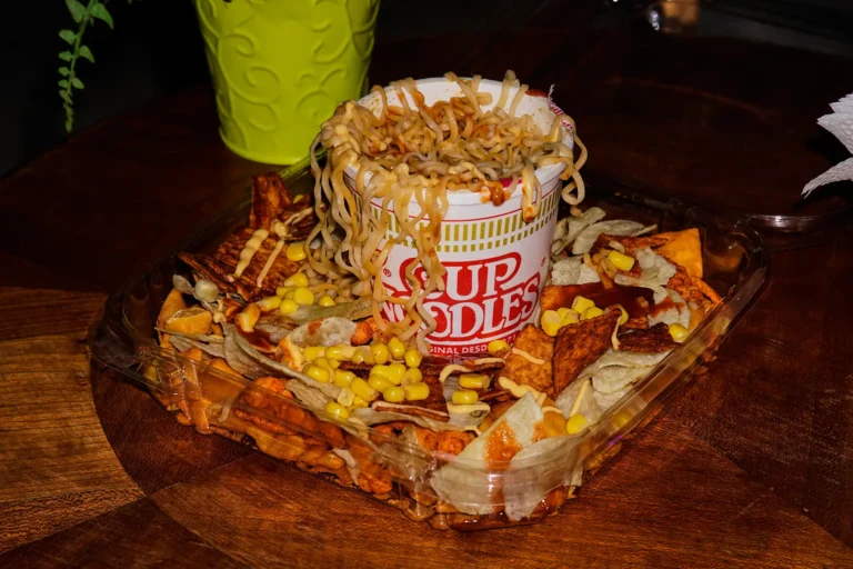 bandeja de snack sabrosa de cafeteria asya directorio Valladolid Magico 768x512