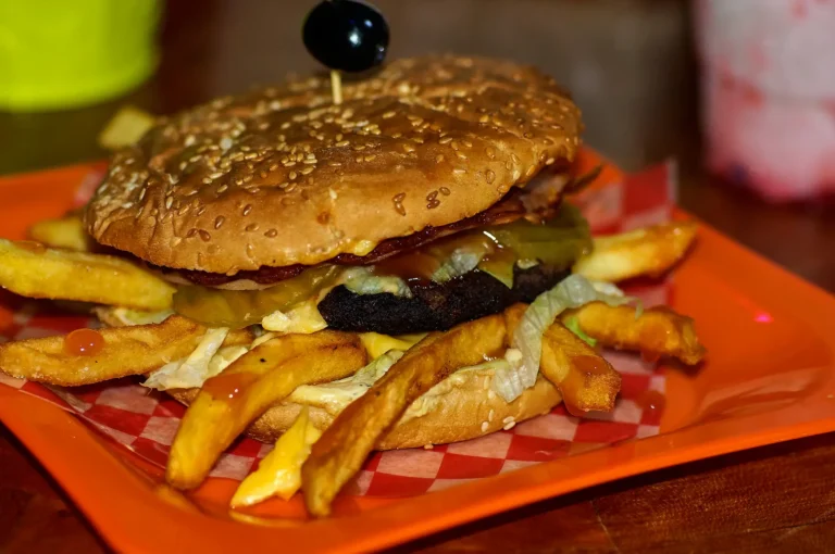 hamburguesa cafeteria asya directorio Valladolid Magico 2 768x510