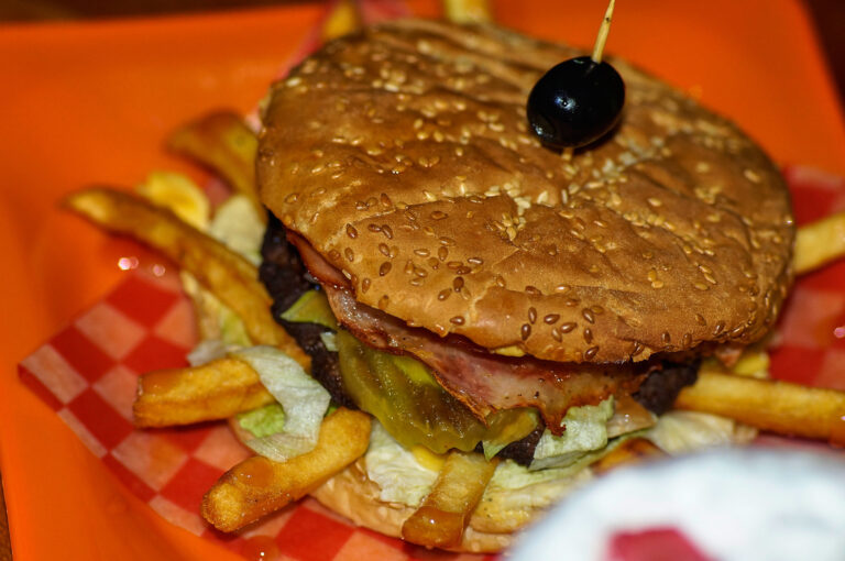 hamburguesa cafeteria asya directorio Valladolid Magico 768x510