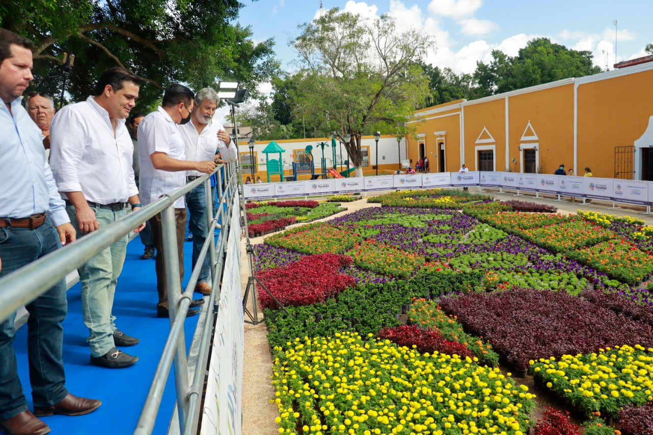 Inaugurado el Paseo de las Flores, un evento único y colorido que llega por primera vez a Valladolid