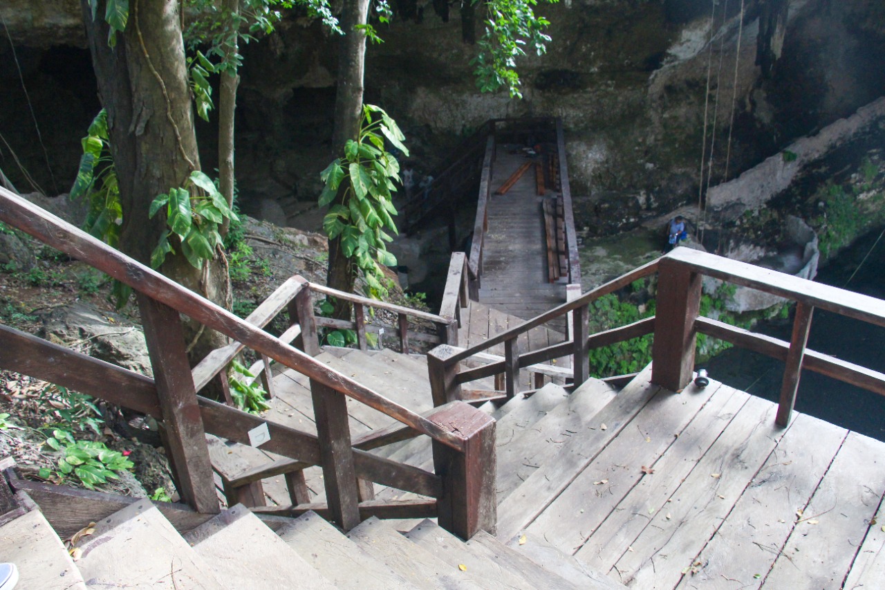 SEDATU realizará las adecuaciones correspondientes a la escalinata de madera del Cenote Zací