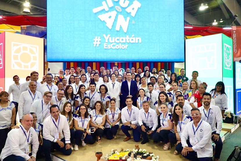la inauguración del Stand de Yucatan en el tianguis turístico